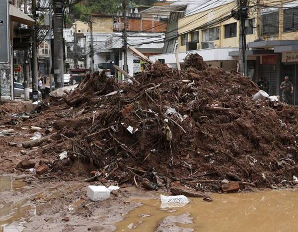 Petrópolis tem 198 mortes e 89 desaparecidos em decorrência da chuva