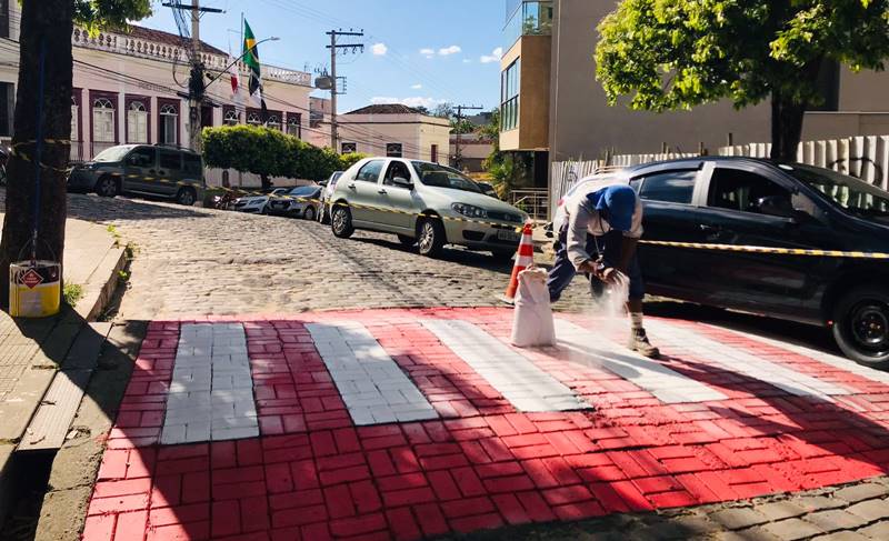 Sinalização de trânsito é revitalizada em ruas do Centro de Leopoldina