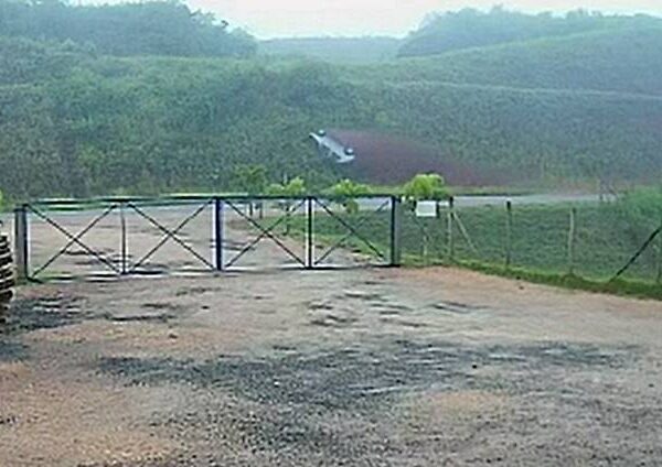 VÍDEO: Carro capota em acidente na MGC-120 em Leopoldina