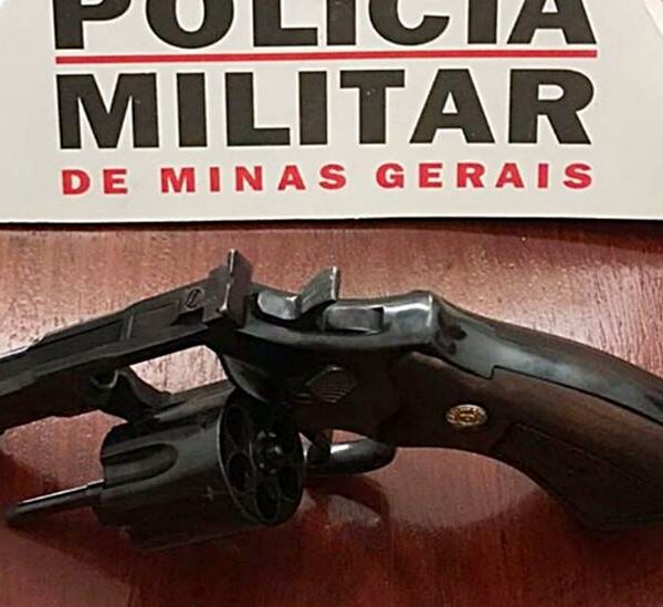 PM apreende arma de fogo e prende suspeito de homicídio em Astolfo Dutra
