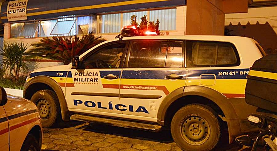 Ladrão furta pedestre e acaba preso pela PM enquanto fugia em Leopoldina