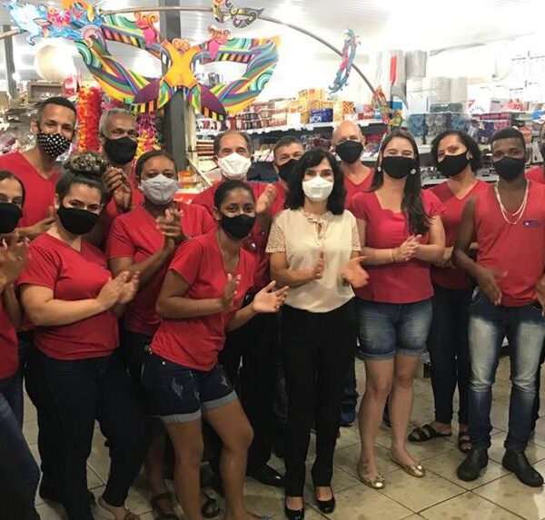 Poliplás Distribuidora em Leopoldina comemora 10 anos sob a direção de Camila e Giovani Zampier