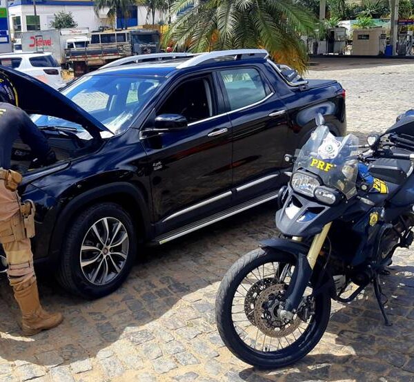 Em menos de 12 horas Grupo Tático de PRF de Leopoldina recupera dois veículos roubados