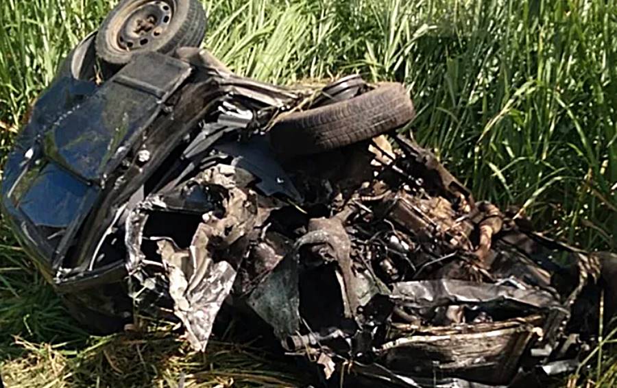 Mulher morre em acidente entre carro e carreta na BR-267 entre Bicas e Maripá de Minas