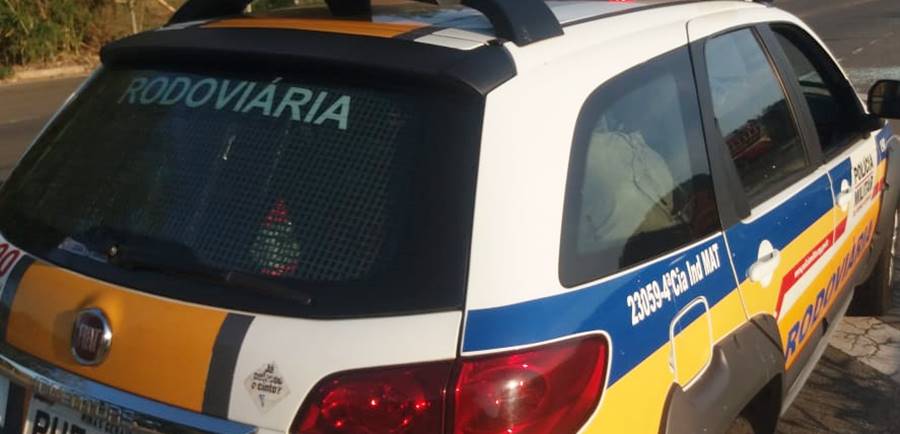 Caminhoneiro é feito refém e tem carga roubada na MGC-393 entre Estrela Dalva e Volta Grande