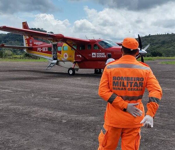 Recém-nascida é transferida de Leopoldina para BH em avião do Corpo de Bombeiros