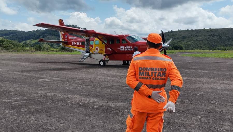 Recém-nascida é transferida de Leopoldina para BH em avião do Corpo de Bombeiros