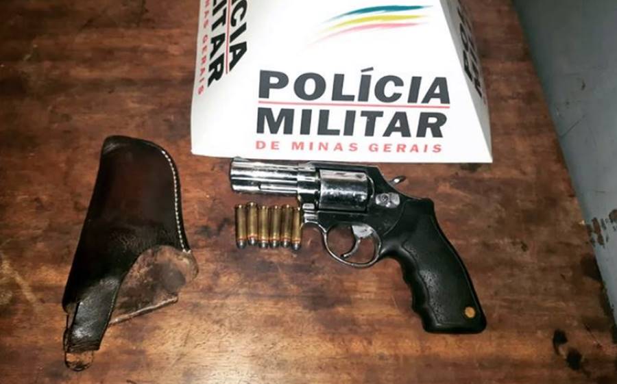 Polícia Militar apreende arma de fogo durante fiscalização no ‘Limoeiro’ em Leopoldina