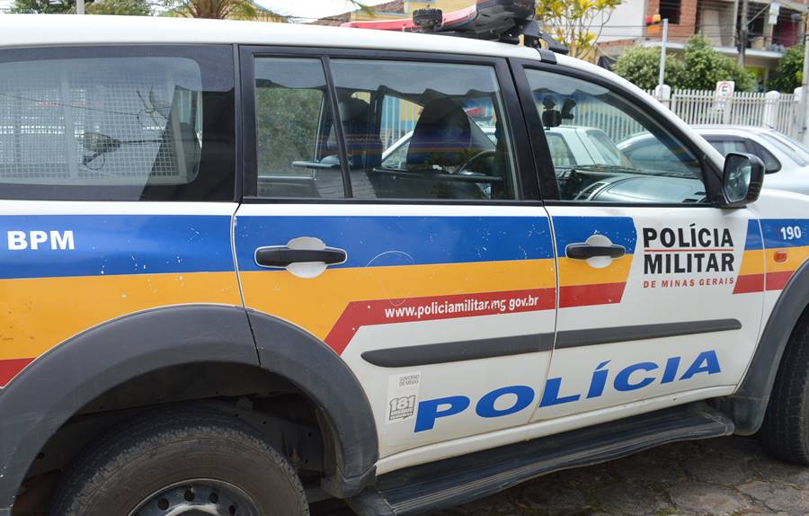 Homem é preso após ser flagrado pela PM vendendo drogas no Bela Vista em Leopoldina