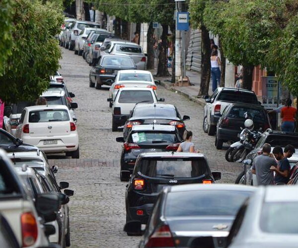 Confira os prazos para renovar licenciamento anual de veículos em Minas