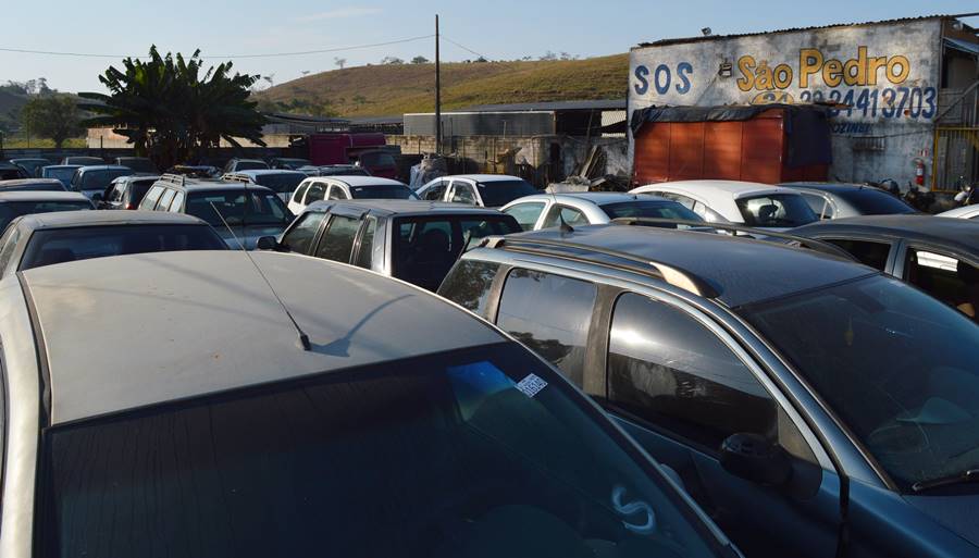 Detran realiza leilão de veículos apreendidos em Leopoldina