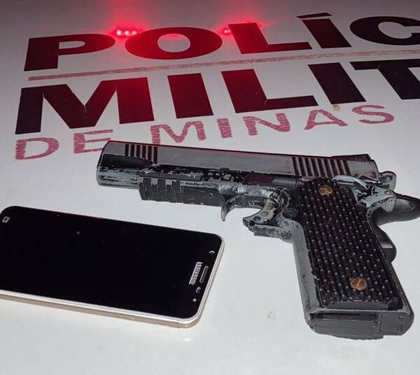 Homem rouba táxi e é preso pela PM após perseguição em Leopoldina