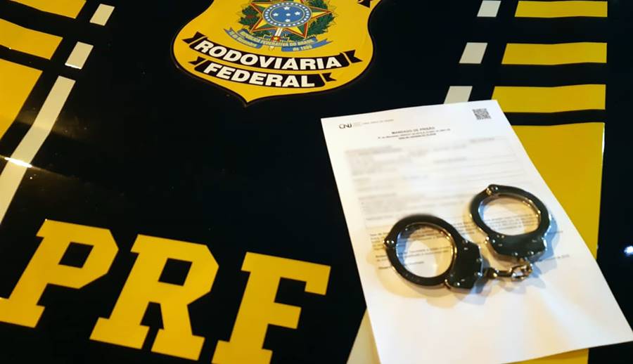 PRF prende homem condenado por roubar supermercado em Muriaé