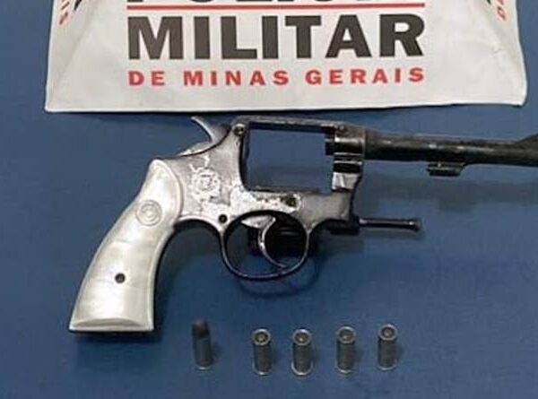 PM apreende revólver com cinco munições em Além Paraíba