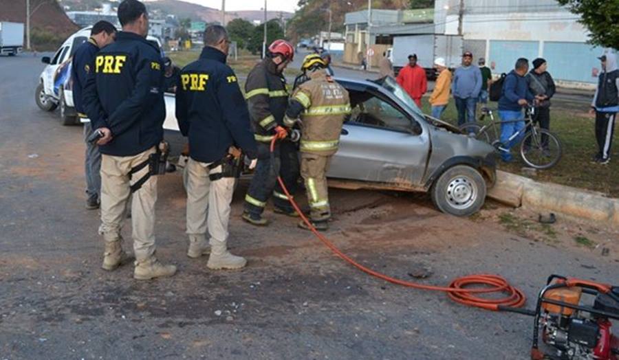 Motorista morre após colisão no perímetro urbano da BR-116 em Muriaé