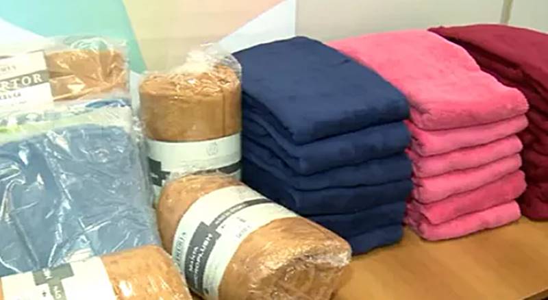 Campanha do agasalho arrecada roupas e cobertores em Muriaé