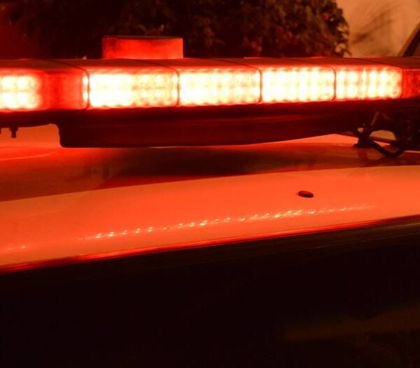 Trio armado e encapuzado faz casal de empresários e filha reféns durante assalto em Dona Euzébia