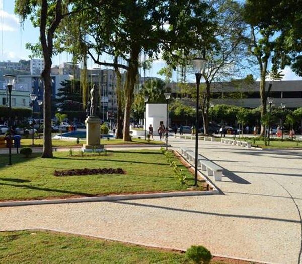 Prefeitura vai gastar quase R$ 900 mil em plantio de mudas e arborização de praças em Leopoldina