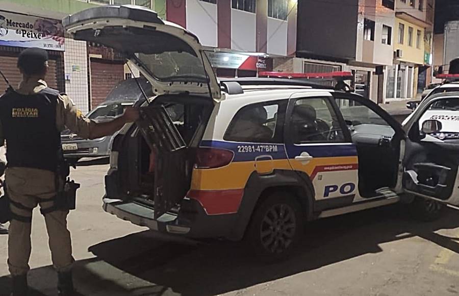 Homem é preso furtando cabeamentos de cobre no Centro de Muriaé