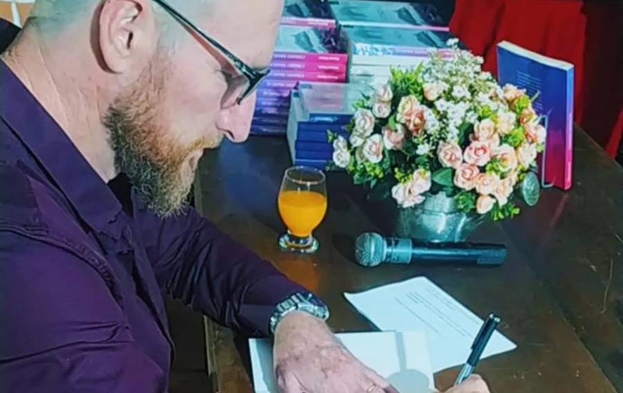 Radialista Marcos Paixão lança seu segundo livro: ‘Cidades Brancas’