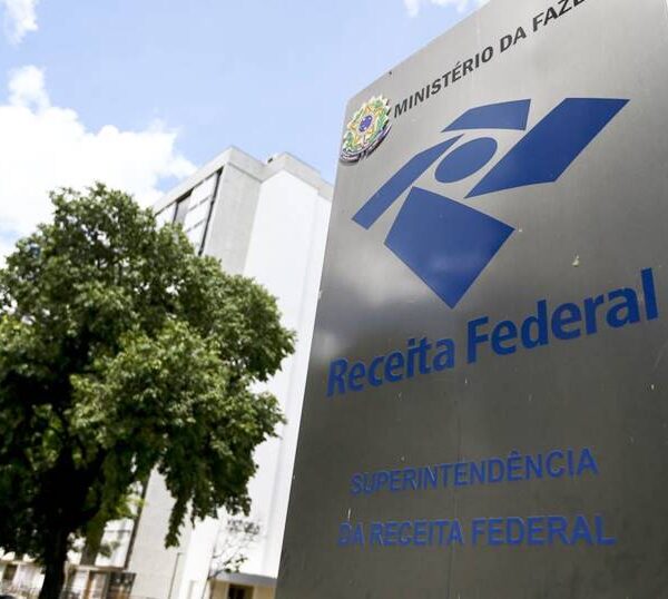 Autorizado concurso público com 699 vagas para Receita Federal