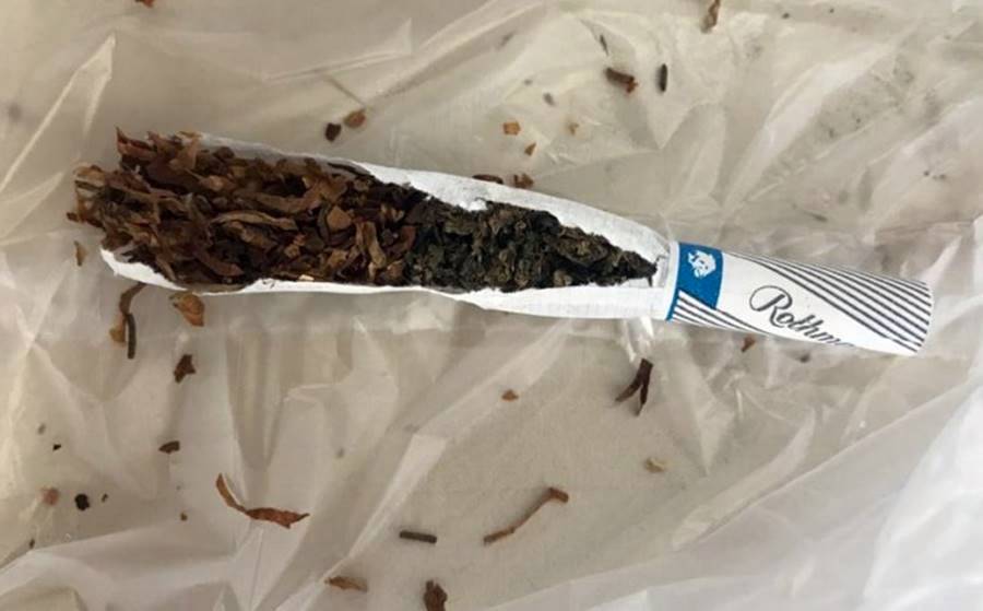 Cigarros adulterados com maconha são apreendidos na Penitenciária de Muriaé