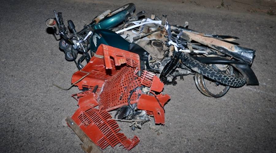 Motociclista morre após ser arrastado por caminhonete na BR-116 em Muriaé