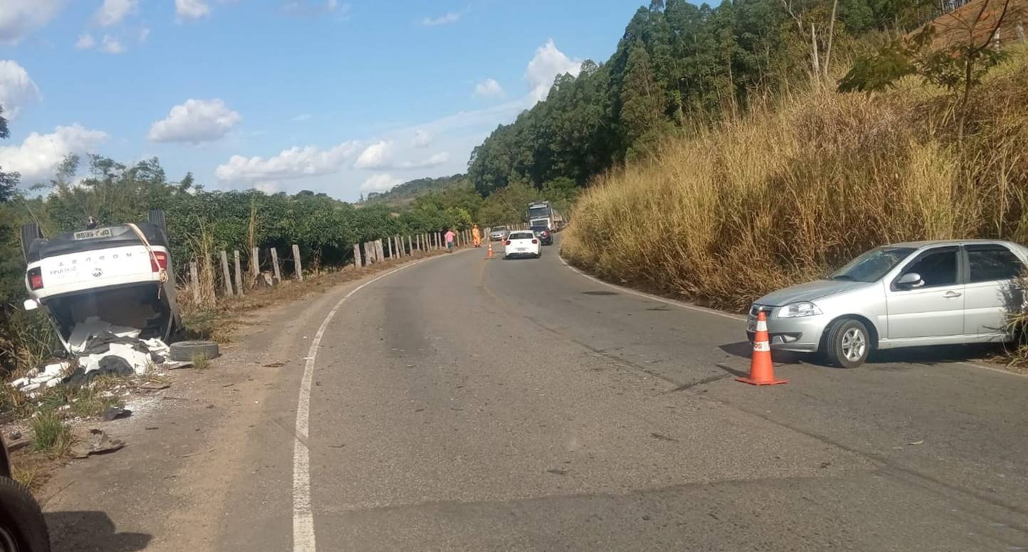 Colisão deixa quatro pessoas feridas na LMG-850 entre Ubá e Rodeiro
