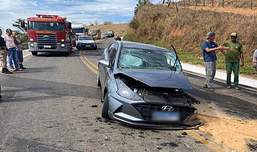 Motorista fica ferida após acidente na BR-356 em Muriaé