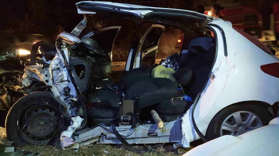 Grave acidente deixa 4 feridos próximo ao trevo de Tebas em Leopoldina