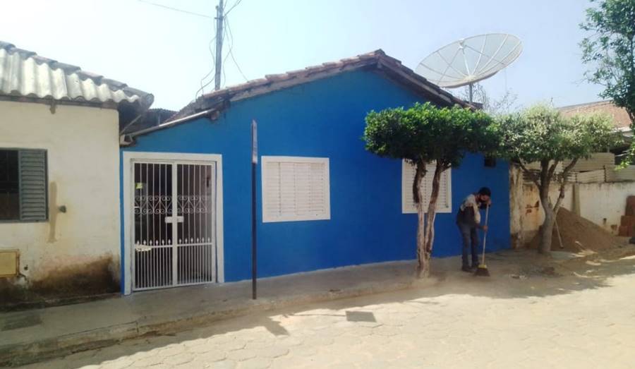 Projeto desenvolvido por vereador em Laranjal revitaliza moradias com apoio do comércio