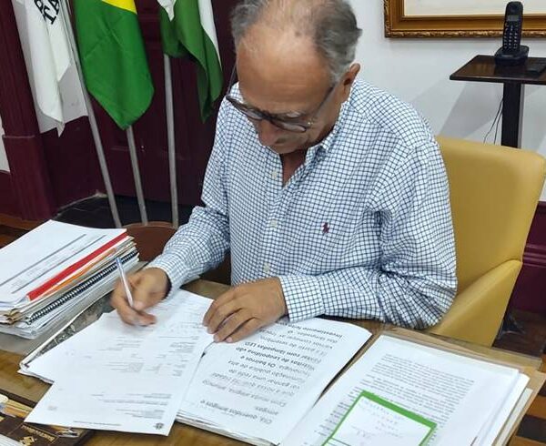 Prefeitura de Leopoldina anuncia instalação de lâmpadas de LED em todo município