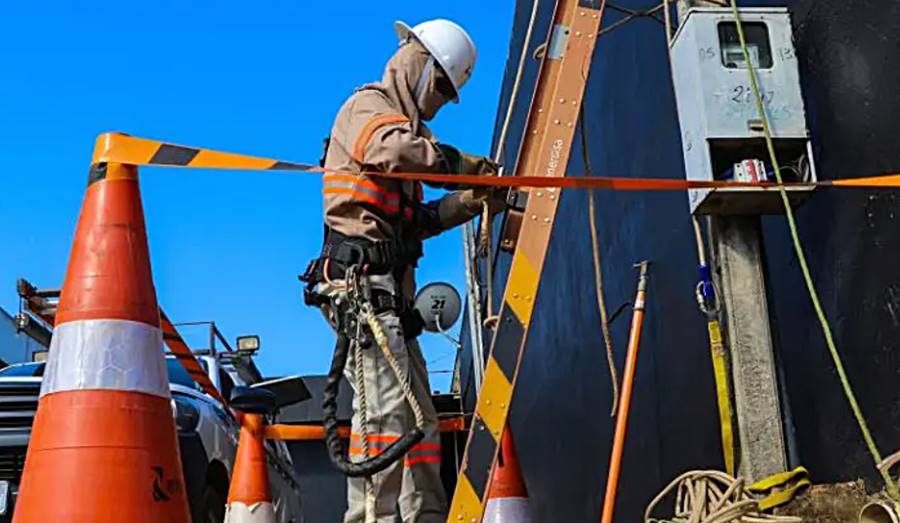 Combate a furtos e fraudes recupera energia suficiente para abastecer mais de 2.500 casas populares por um mês