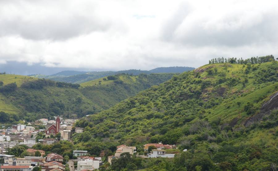 Frente fria provoca queda nas temperaturas no fim de semana na região