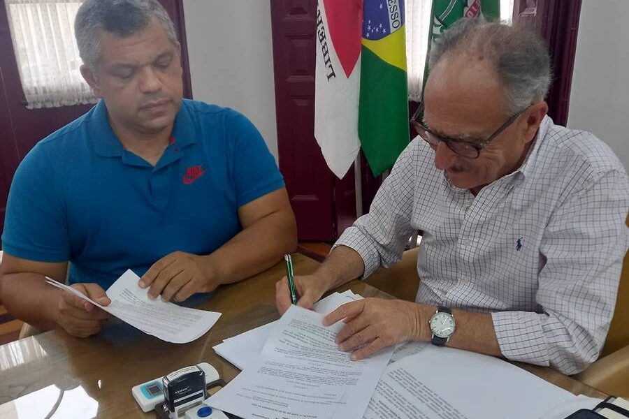 Prefeito Pedro Augusto assina decreto regulamentando Bolsa Atleta e Bolsa Técnico em Leopoldina