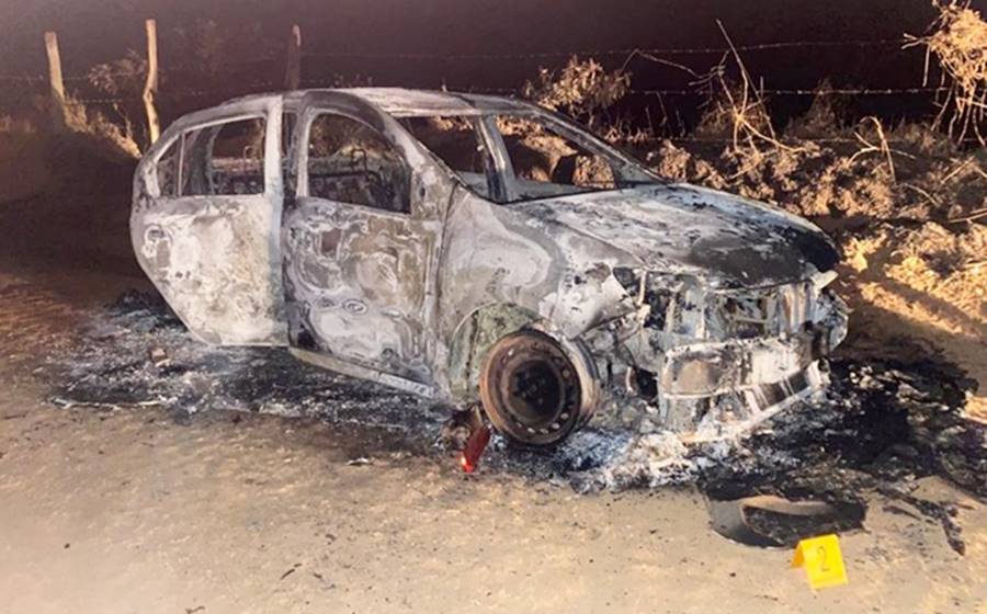 Homem é executado a tiros e tem carro incendiado em Muriaé