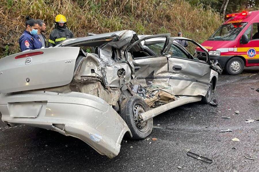 Uma pessoa morre e outra fica ferida em acidente na Serra do Belvedere em Muriaé