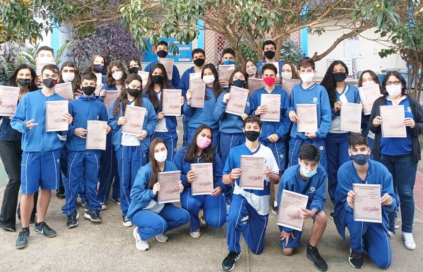 Projeto ‘Revistando a História’ do Colégio Imaculada lança revista e promove ação solidária em Leopoldina