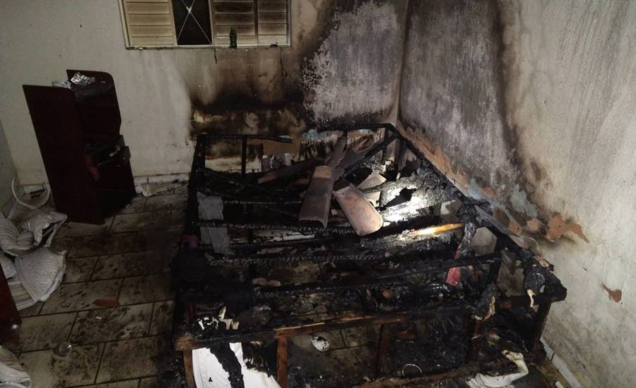 Incêndio causa destruição em residência e mobiliza Corpo de Bombeiros e Defesa Civil em Recreio