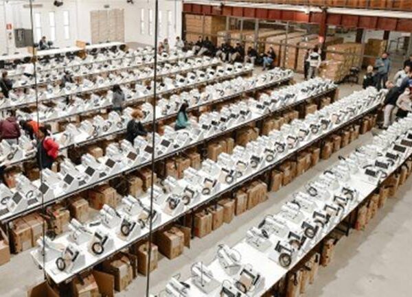 Urnas eletrônicas são preparadas para o 1º turno das Eleições 2022 em Minas