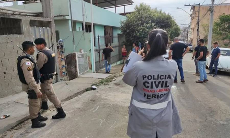 Jovem é encontrada morta na cozinha de casa em Muriaé e seis pessoas são presas