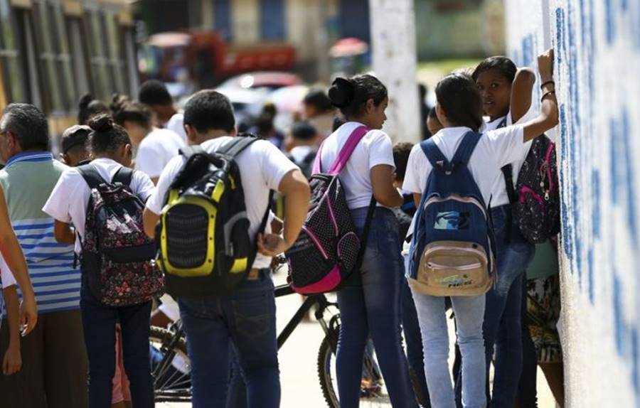 Estudantes ganham novo prazo para a renovação de matrícula na rede pública estadual de ensino
