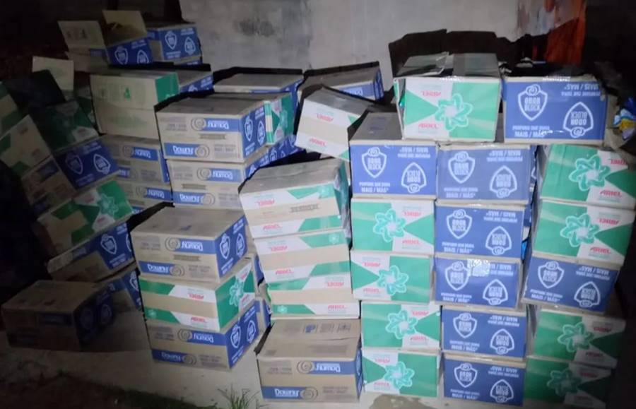 PM recupera parte da carga furtada de carreta que tombou na Serra da Vileta em Leopoldina