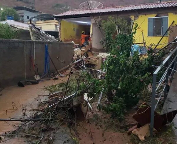 Idoso morre ao ser atingido por muro durante temporal de granizo em Piraúba