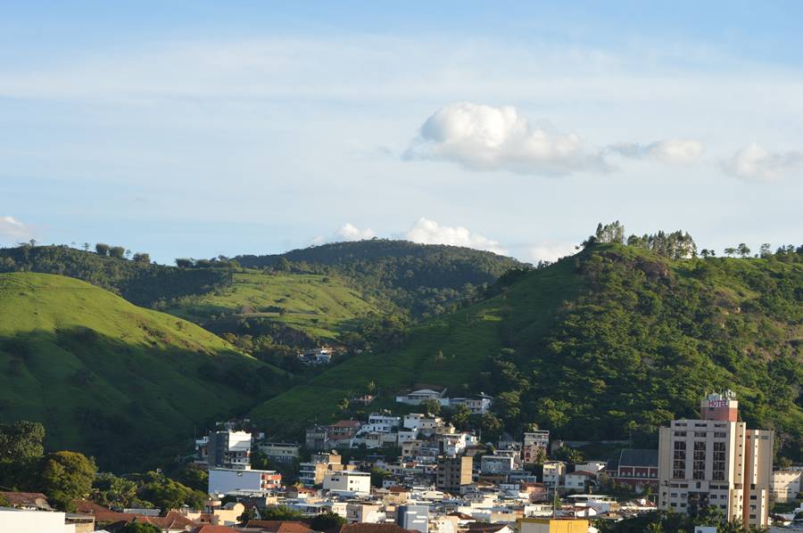 Verão começa com previsão de chuvas acima da média no país