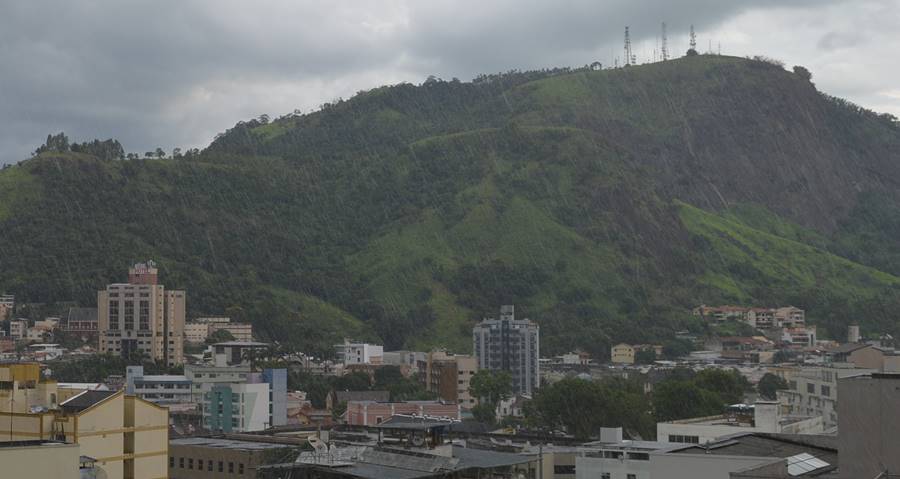 Pancadas de chuva persistem nos próximos dias em Leopoldina e região