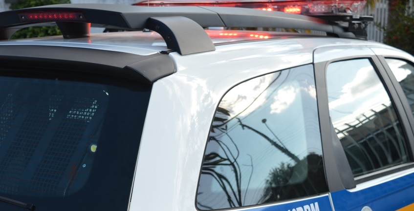 Ladrões invadem residência e furtam vários objetos no Centro de Leopoldina