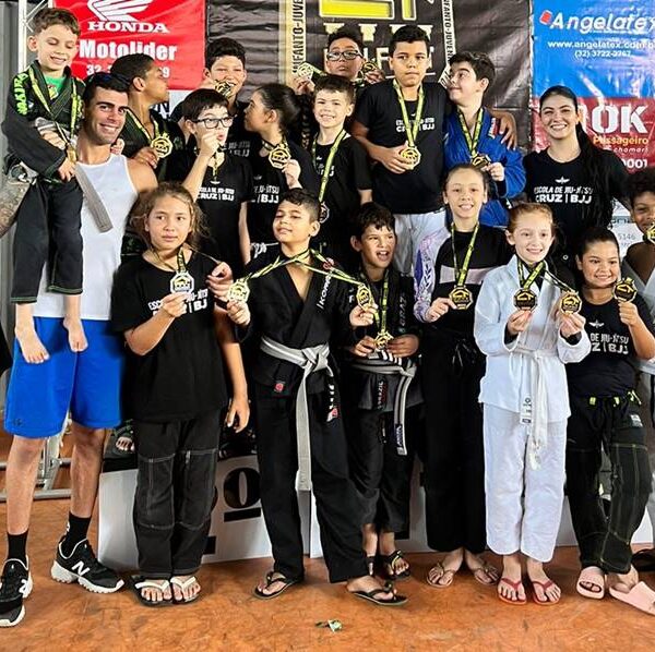 Escola de Jiu-Jítsu Cruz BJJ de Leopoldina é destaque no 1º Open Muriaé infantil e infanto-juvenil