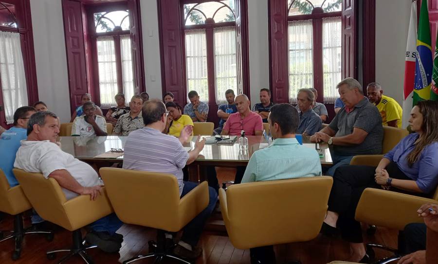 Prefeitura busca medidas legais para retomar transporte público em Leopoldina