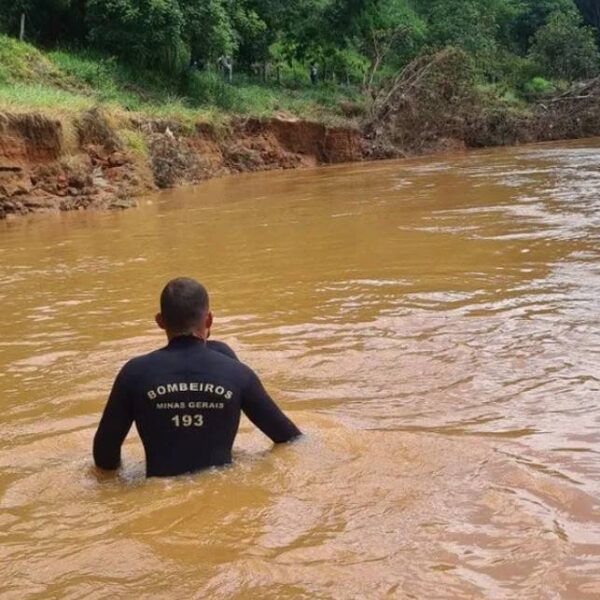 Bombeiros encontram corpo de uma das crianças que se afogou em Guarani